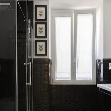 App Leoncino Design Apartment In Rome-3